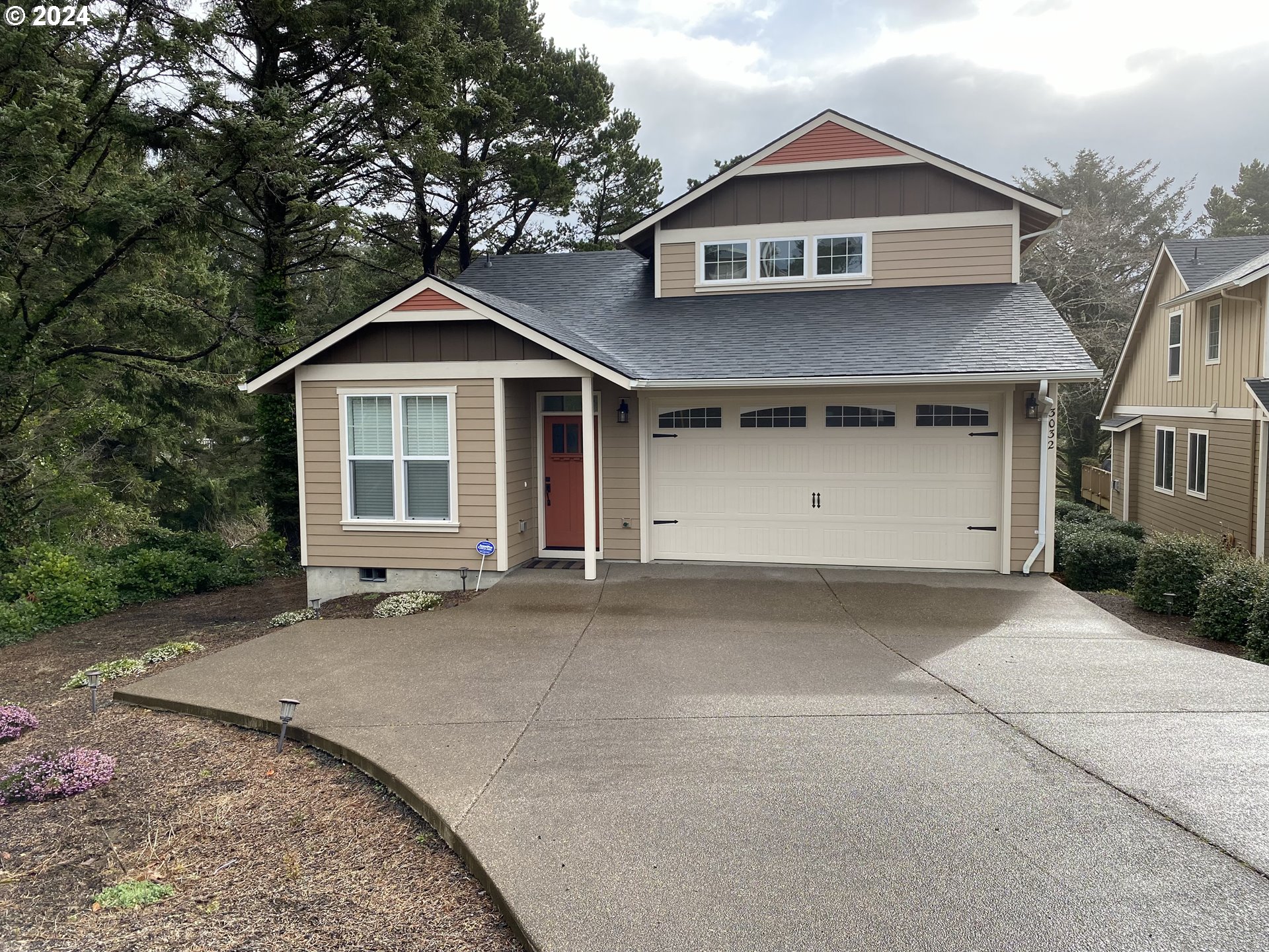 Anchor Ave, Lincoln City, OR 97367