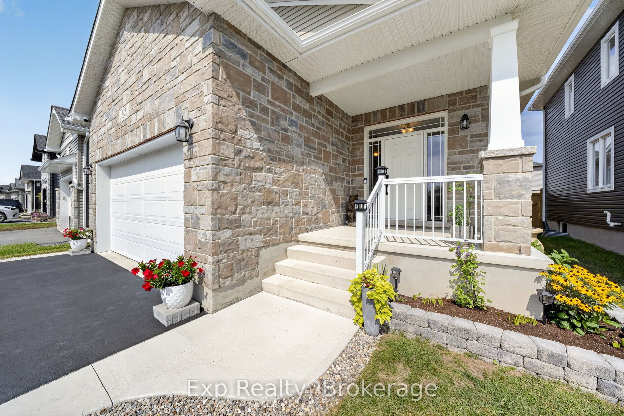 Residential in Loyalist 3