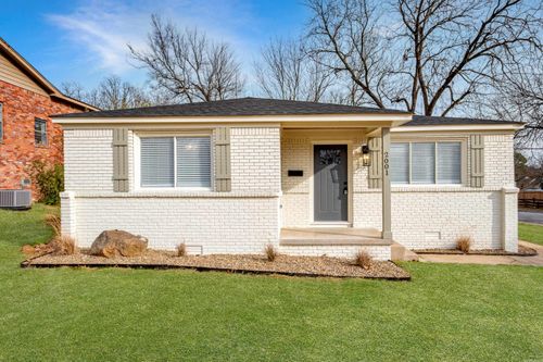 2001 Watt St, Little Rock, AR, 72227-4052 | Card Image