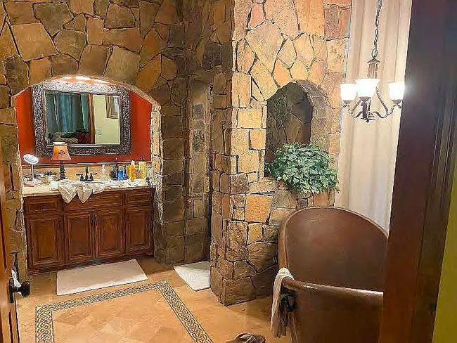 14803 Fm 322, House other with 6 bedrooms, 3 bathrooms and null parking in Elkhart TX | Image 10