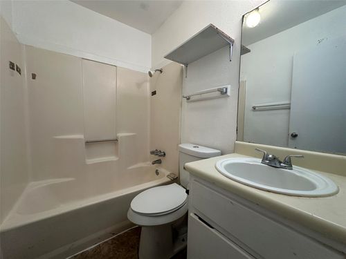 6a-1105 Westwood Lane, Giddings, TX, 78942 | Card Image