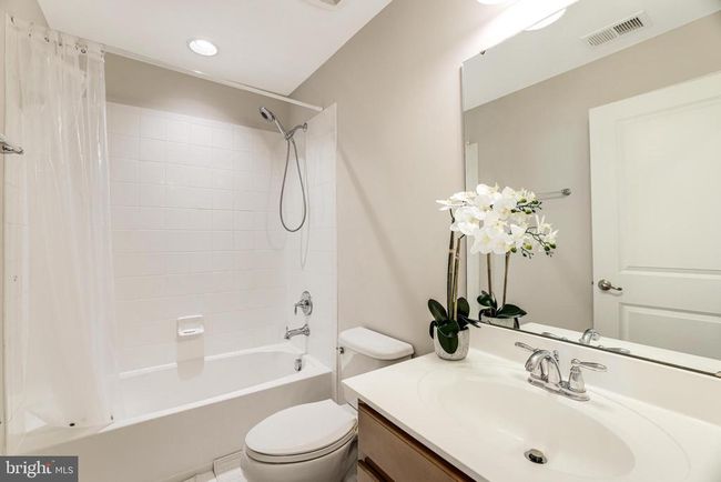 22862 Chestnut Oak Ter, Townhouse with 3 bedrooms, 4 bathrooms and null parking in STERLING VA | Image 41