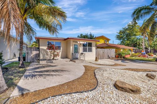 45 Se 14th St, Dania Beach, FL, 33004-4332 | Card Image