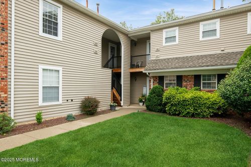 100-100 Neilly Ct, Old Bridge, NJ, 08857-2674 | Card Image
