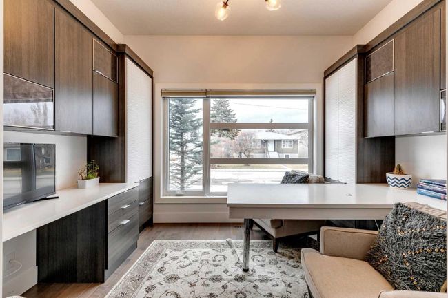 2427 3 Avenue Nw, Home with 4 bedrooms, 4 bathrooms and 2 parking in Calgary AB | Image 10