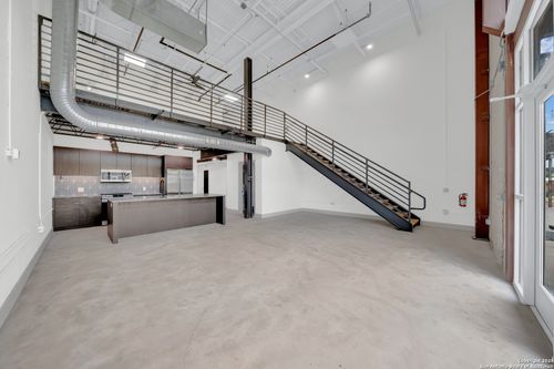 302-215 Coca Cola Pl, San Antonio, TX, 78219 | Card Image