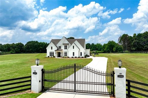1526 Clover Ln, Bishop, GA, 30621-1591 | Card Image