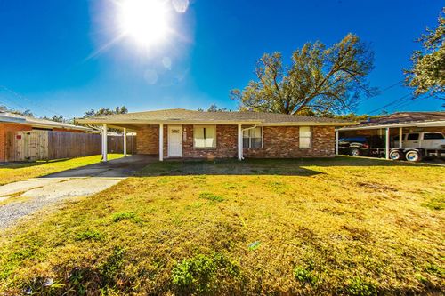 610 Collins St, Houma, LA, 70364-1931 | Card Image
