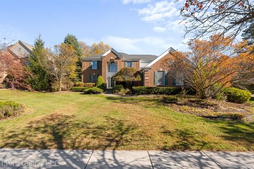 48318 Manhattan Cir, Canton, MI, 48188-1495 | Card Image