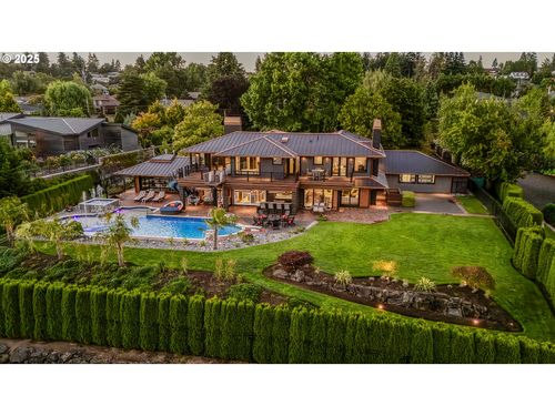 8015 Se Evergreen Hwy, Vancouver, WA, 98664-2301 | Card Image