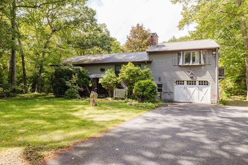 84 Fairview Ave, Rehoboth, MA, 02769-2004 | Card Image
