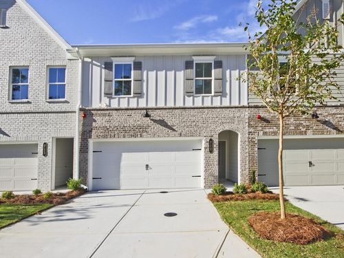 192 Bluffington Way, Marietta, GA, 30066-6048 | Card Image