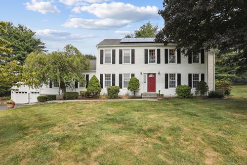 17 Hundred Acres Rd, Newtown, CT, 06470-2428 | Card Image