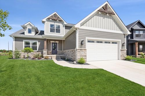 3202 Forestside Ln, Valparaiso, IN, 46385-0064 | Card Image