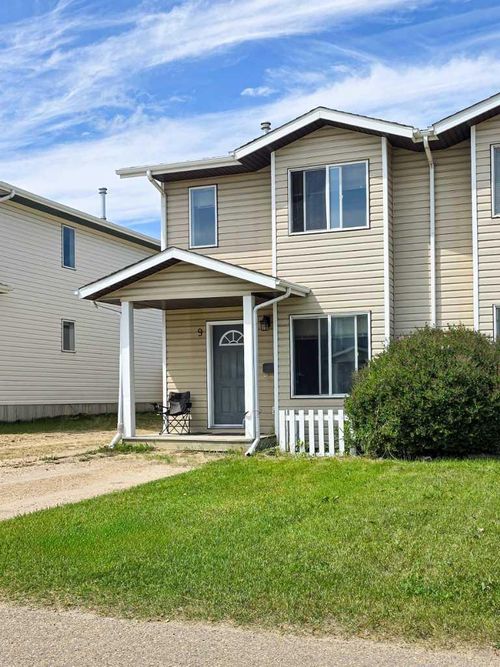 9 Lakeview Close, Blackfalds, AB, T0M0P0 | Card Image