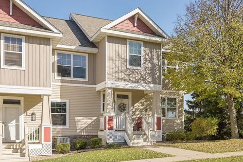 30 Heritage Blvd, Hudson, WI, 54016-8708 | Card Image