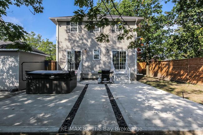 15 Baker St, House other with 4 bedrooms, 2 bathrooms and 4 parking in Wasaga Beach ON | Image 31