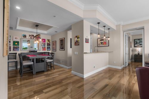 308-2633 Ne 14th Ave, Wilton Manors, FL, 33334-4387 | Card Image