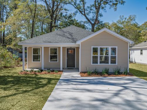 104 Beeler Rd, CRAWFORDVILLE, FL, 32327-2827 | Card Image