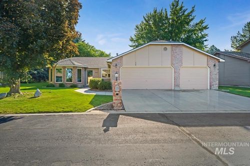 706 N Harvey Ln, Eagle, ID, 83616-5338 | Card Image