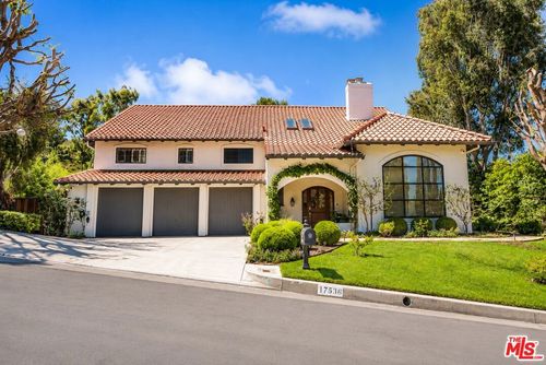 17636 Camino De Yatasto, Pacific Palisades, CA, 90272-2014 | Card Image