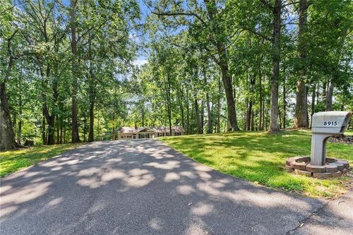 8915 Bridgeview Cir, Gainesville, GA, 30506-5945 | Card Image