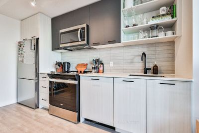 718 - 2300 St Clair Ave W, Condo with 2 bedrooms, 3 bathrooms and 1 parking in Toronto ON | Image 3