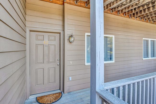 Ground level entrance | Image 9