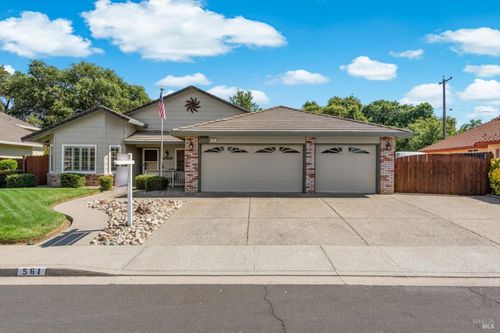 561 Shady Glen Ave, Vacaville, CA, 95688-2566 | Card Image