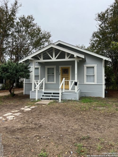 212 Barrett Ave, San Antonio, TX, 78214-2218 | Card Image