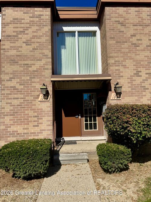1712 Washtenaw Rd, Ypsilanti, MI, 48197-2040 | Card Image