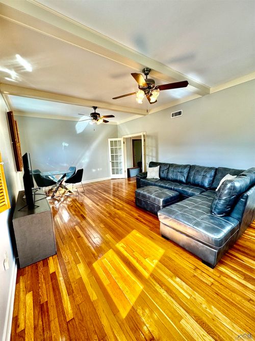 807 Ridgefield Rd, Thibodaux, LA, 70301-2725 | Card Image