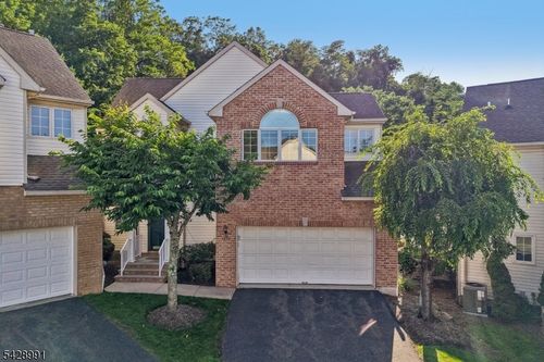 1070 Smith Manor Blvd, West Orange, NJ, 07052-4227 | Card Image