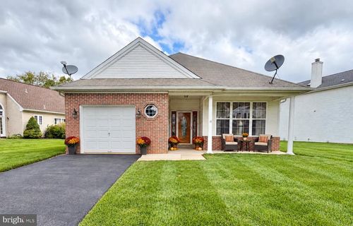 15 Foxchase Dr, BURLINGTON, NJ, 08016-3043 | Card Image