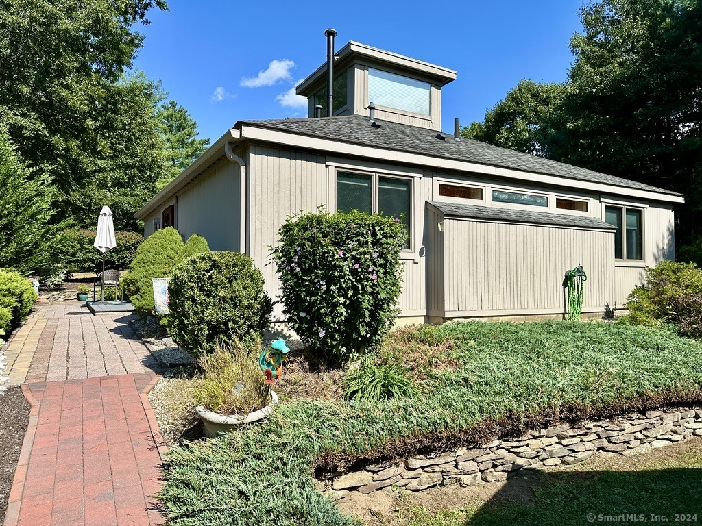 Finch Run, Avon, CT 06001