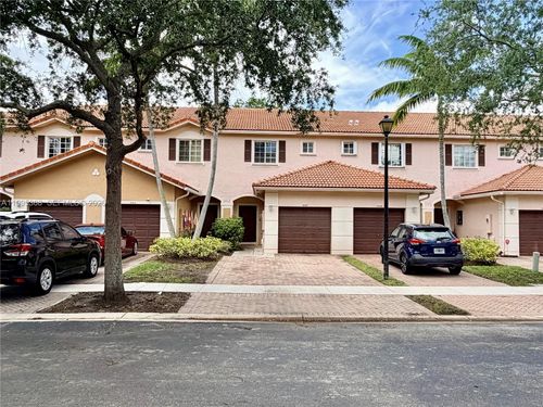 5747-5747 Isles Cir, Tamarac, FL, 33321-4405 | Card Image