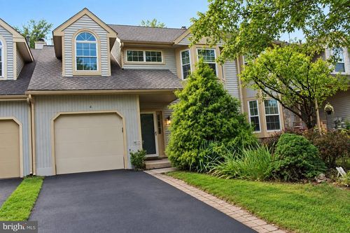 4 Spruce Ct, NEWTOWN, PA, 18940-3215 | Card Image