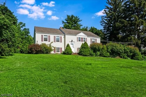 9 Kenneth Rd, Morris Plains, NJ, 07950-3214 | Card Image