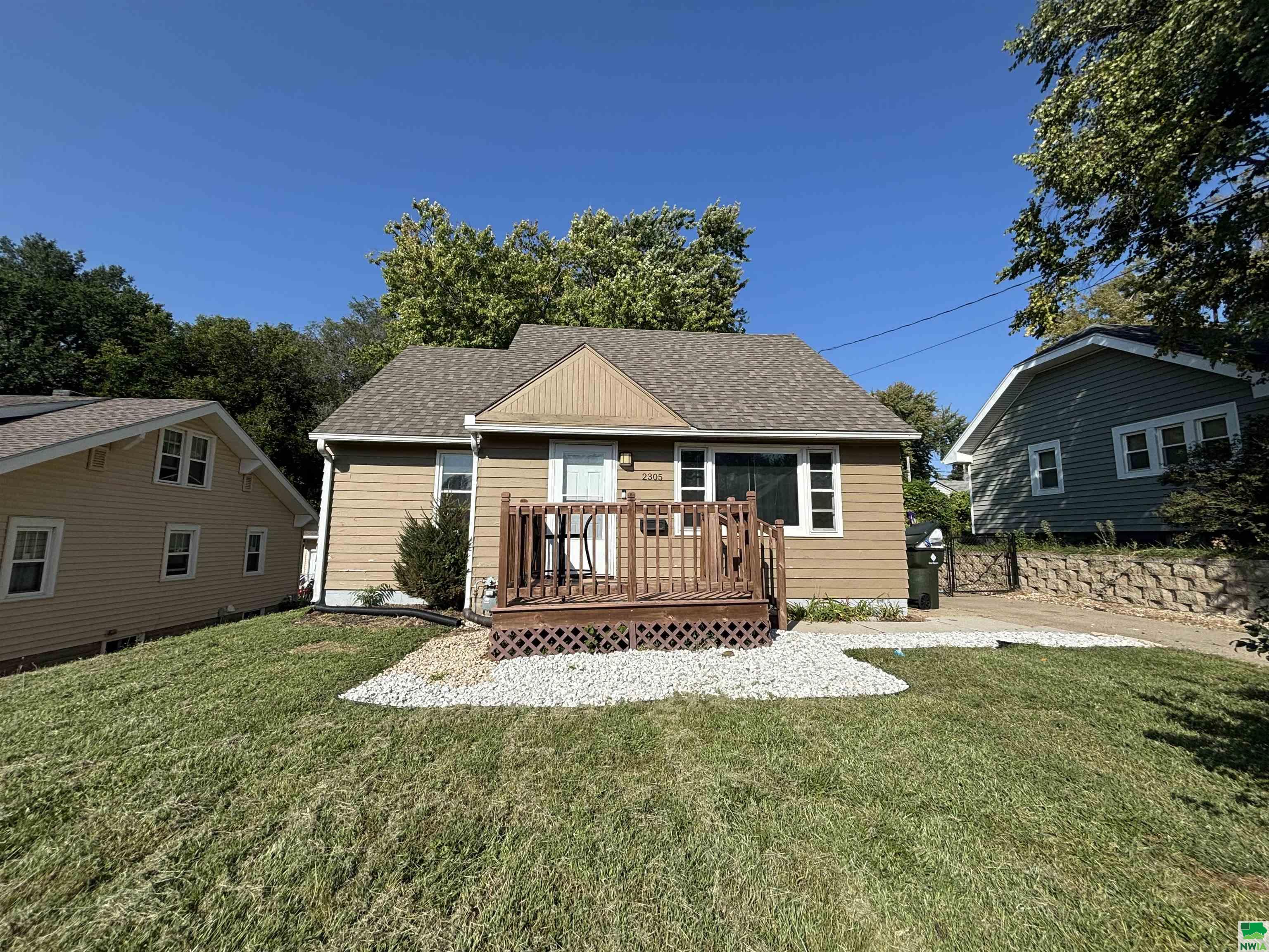 Patterson St, Sioux City, IA 51106