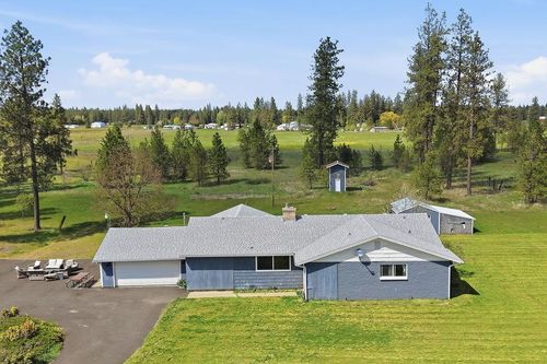 8010 W Melville Rd, Cheney, WA, 99004-9651 | Card Image