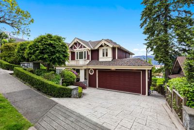 4535 W 1st Ave, House other with 5 bedrooms, 4 bathrooms and 4 parking in Vancouver BC | Image 2