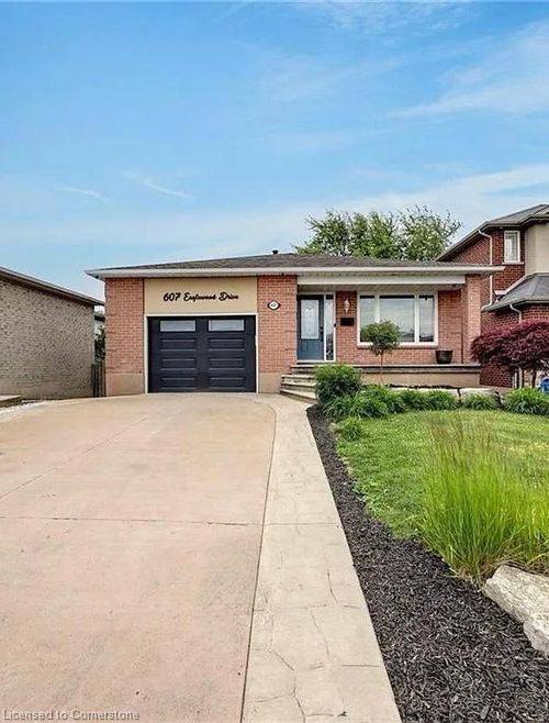 607 Eaglewood Dr, Hamilton, ON, L8W3J8 | Card Image