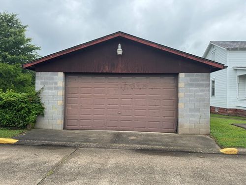 738 Howard Street, New Martinsville, WV, 26155 | Card Image