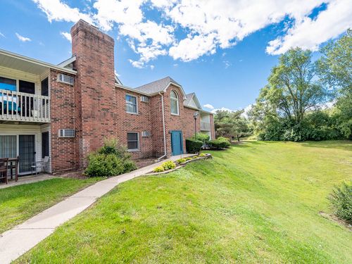 apt-1a-1347 Cunat Ct, Lake In The Hills, IL, 60156-6102 | Card Image