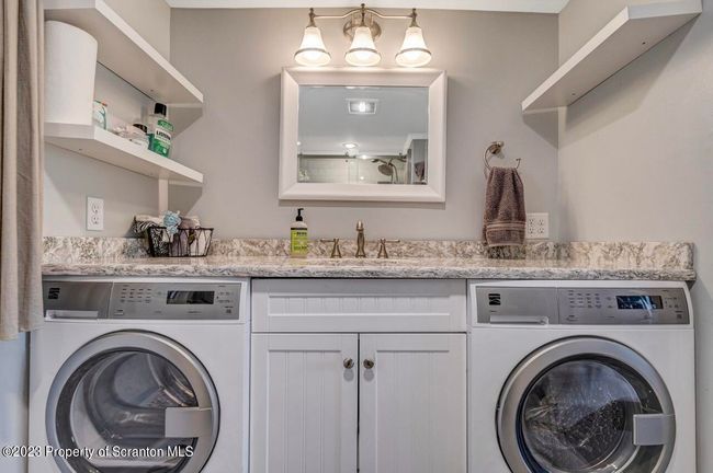 266 Warren Rd 29 Large | Image 23