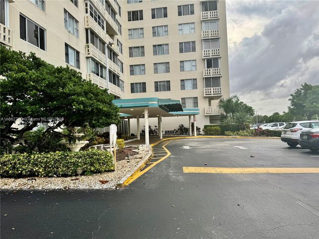 APT-506 - 4330 Hillcrest Dr, Condo with 1 bedrooms, 2 bathrooms and null parking in Hollywood FL | Image 24