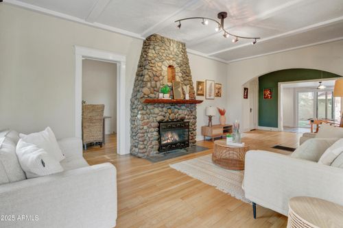 2546 N 9th St, Phoenix, AZ, 85006-1070 | Card Image