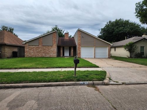 6111 Bihia Forest Dr, Houston, TX, 77088-2408 | Card Image
