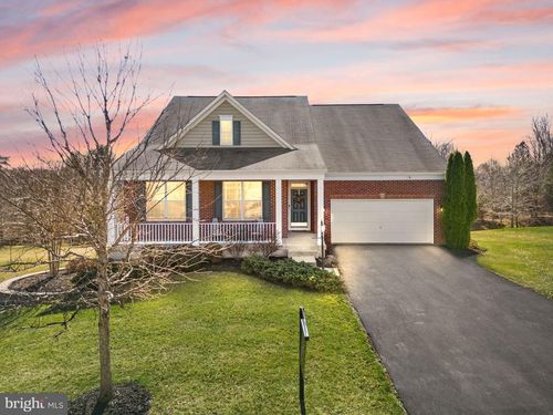 8301 Lucy Ave, WARRENTON, VA, 20187-4106 | Card Image