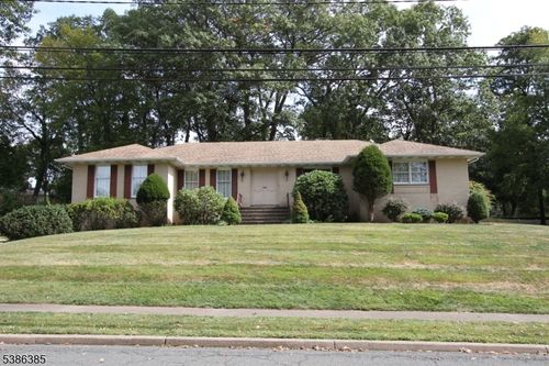 81 Edson Pl, North Haledon, NJ, 07508-3012 | Card Image